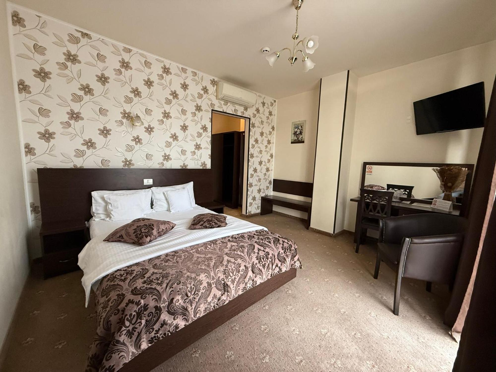 Hotel Miky Arad Zewnętrze zdjęcie
