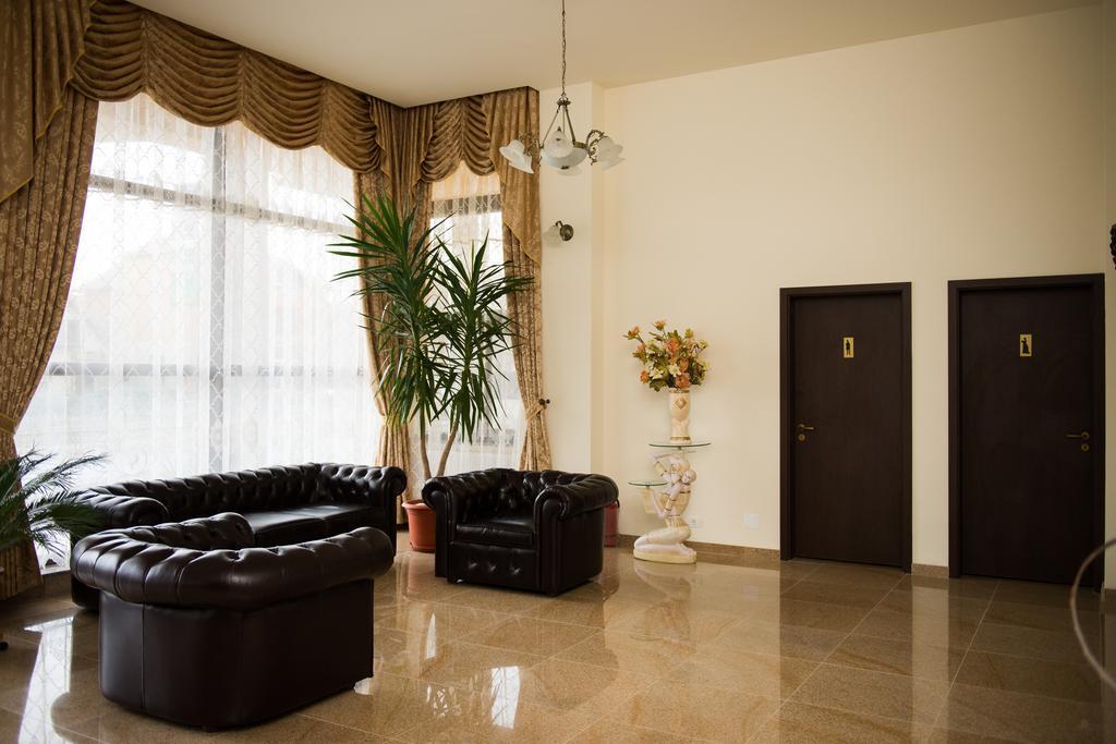 Hotel Miky Arad Zewnętrze zdjęcie